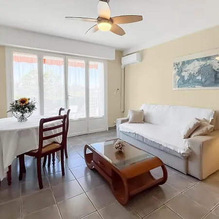 Beach, Sun, Air Conditioning And Parking In Agay! Lägenhet *