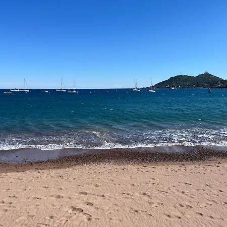 Beach, Sun, Air Conditioning And Parking In Agay! *
