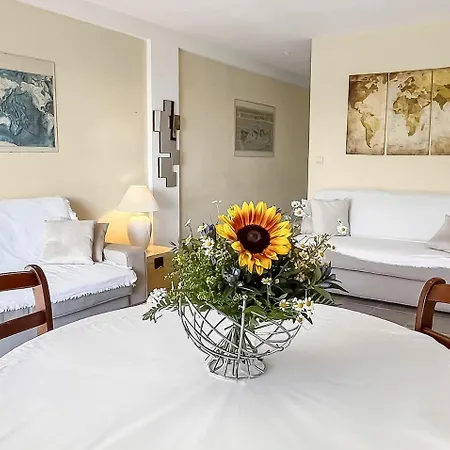 Beach, Sun, Air Conditioning And Parking In Agay!