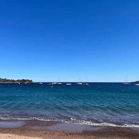 Beach, Sun, Air Conditioning And Parking In Agay! 公寓 *